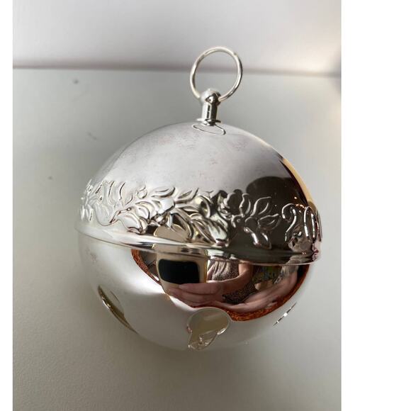 Vintage 2006 Wallace annual sleigh bell, Limited Edition ornament, silver plate - Picture 4 of 5